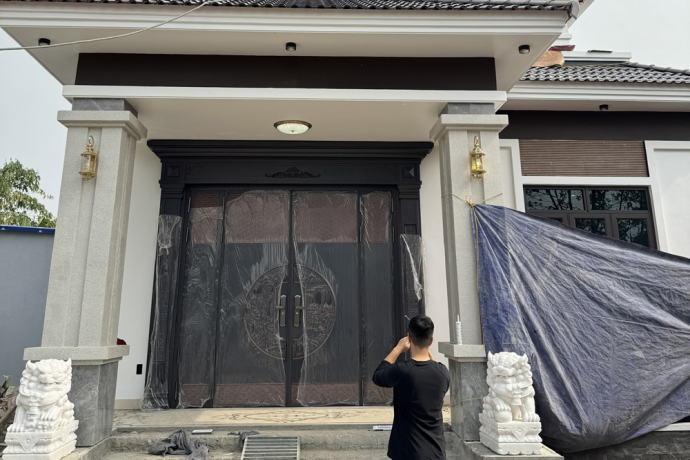 Cửa thép biệt thự Kim Long: Sự kết hợp hoàn hảo giữa tính thẩm mỹ và độ bền