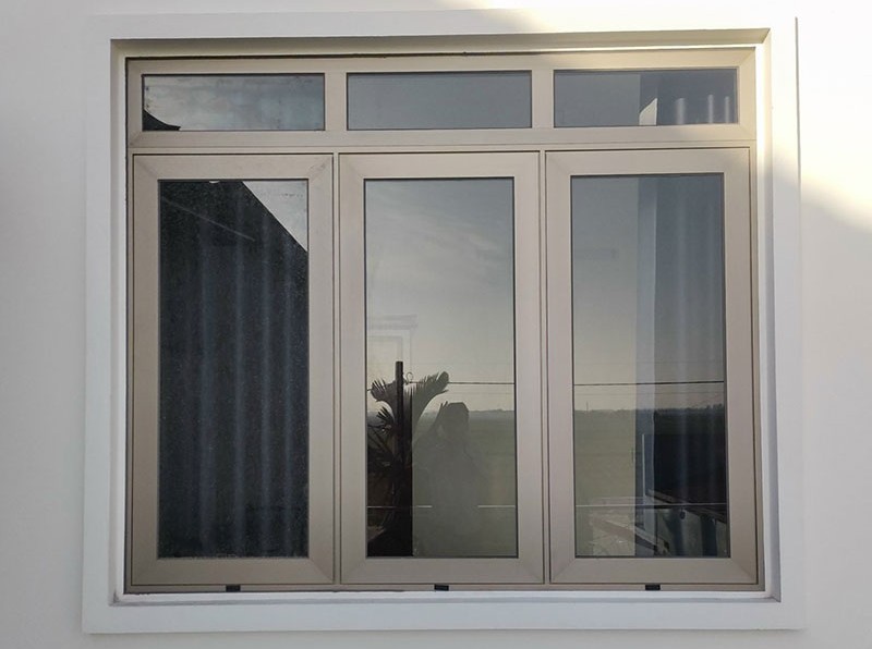 Tại sao cửa màu Anode lại sang trọng hơn sơn thông thường?