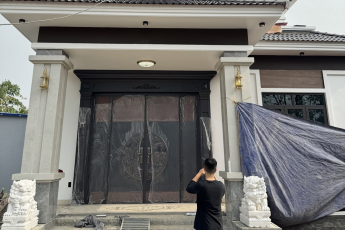 Cửa thép biệt thự Kim Long: Sự kết hợp hoàn hảo giữa tính thẩm mỹ và độ bền