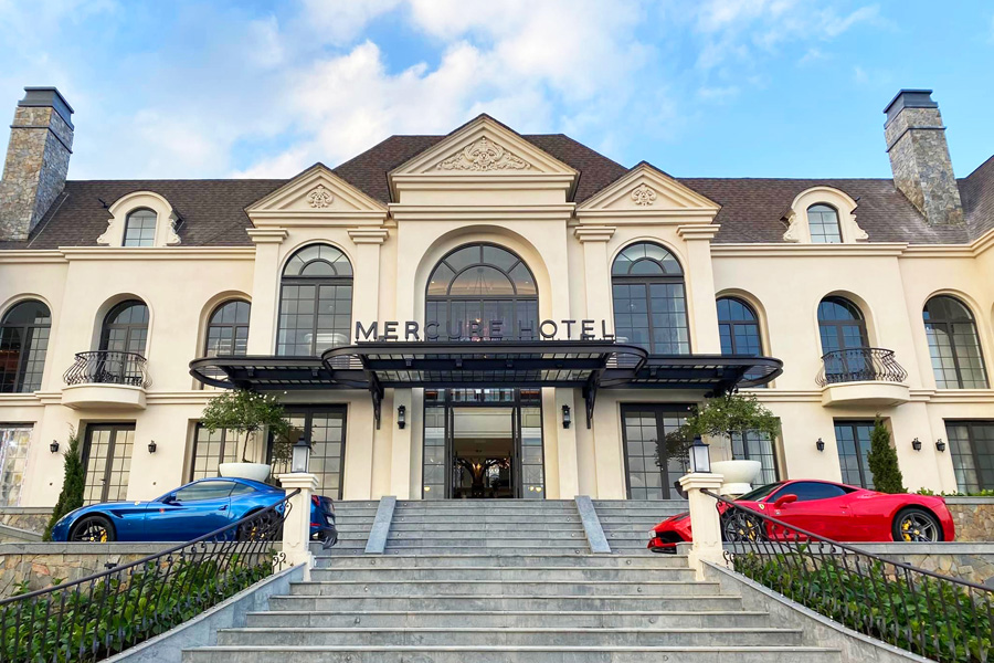 Khách sạn Mercure - Cửa nhôm hệ cao cấp, mái kính